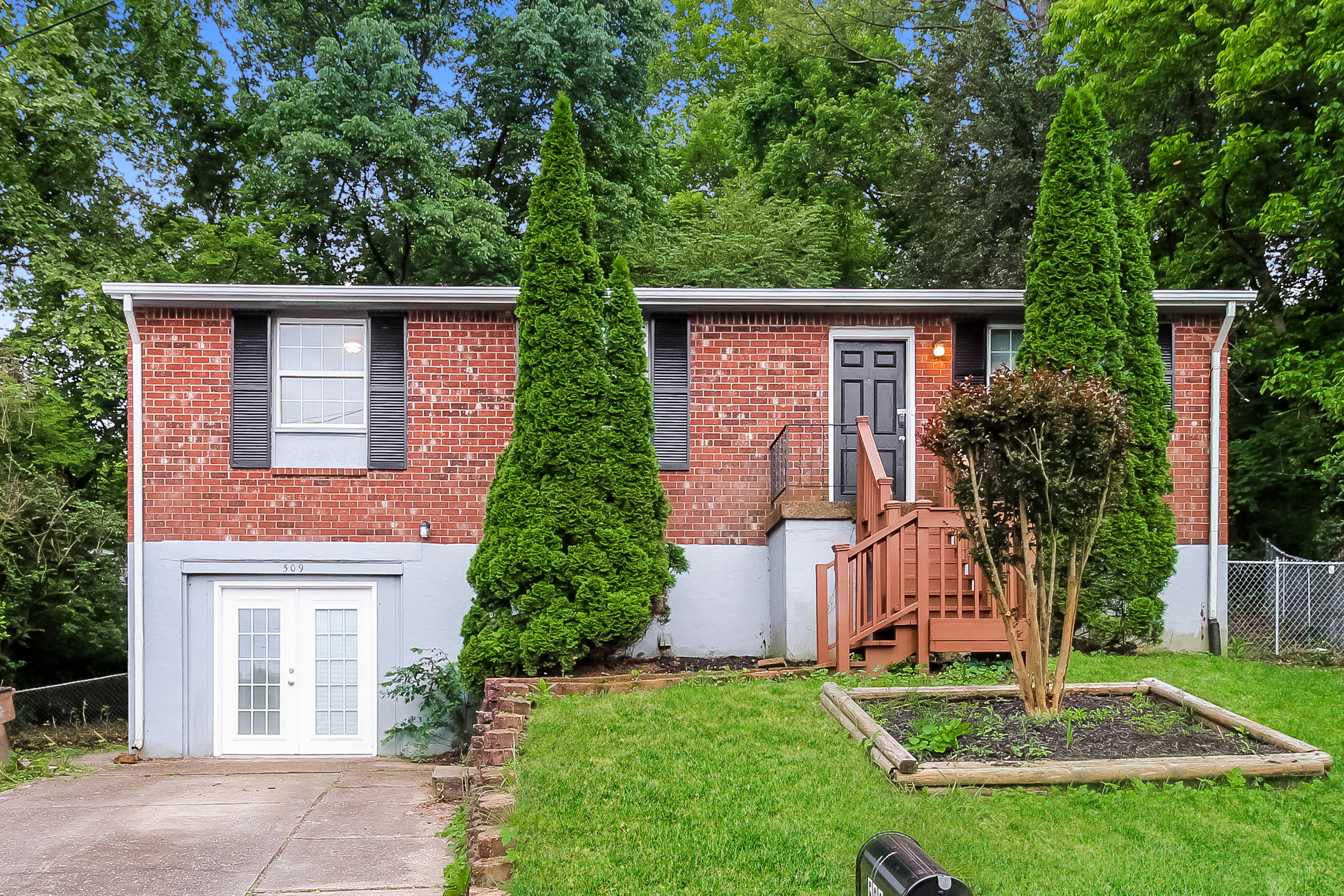 509 BARCLAY SQUARE CT ANTIOCH, TN 37013